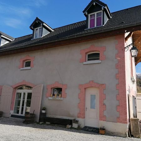 L'Annexe Du Chateau De Saint Genix Luaran gambar