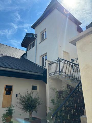 L'Annexe Du Chateau De Saint Genix Luaran gambar