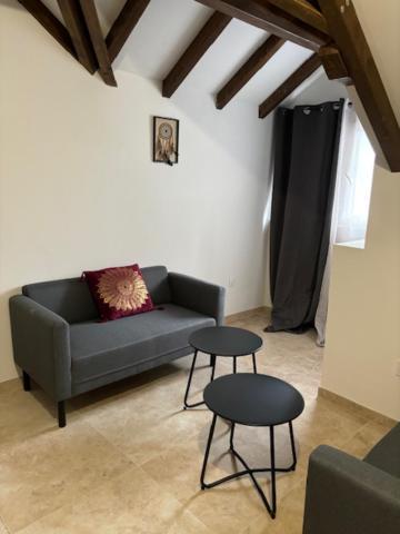 L'Annexe Du Chateau De Saint Genix Luaran gambar