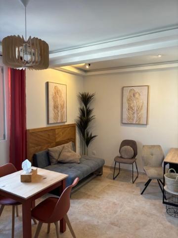L'Annexe Du Chateau De Saint Genix Luaran gambar